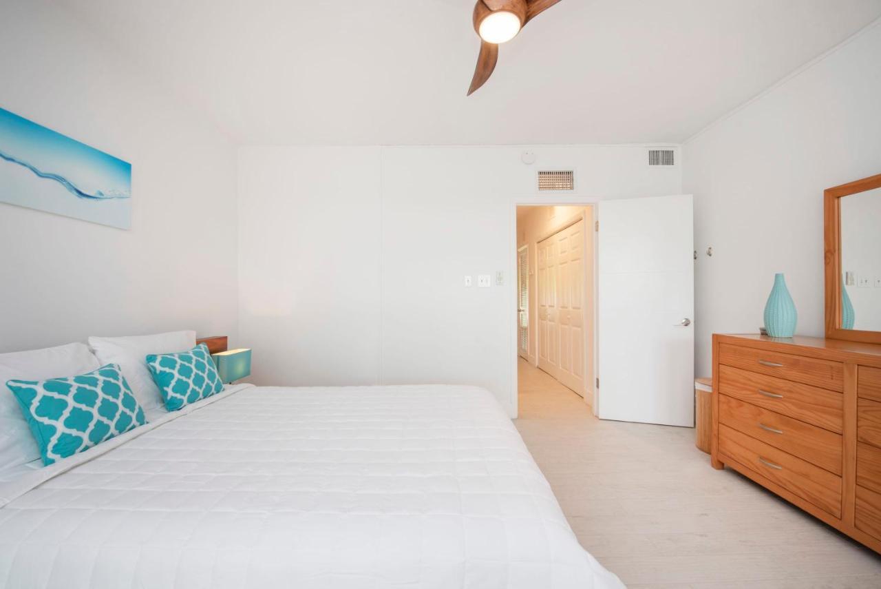 Beach Living At Island Pine Villas Blse George Town Exterior photo