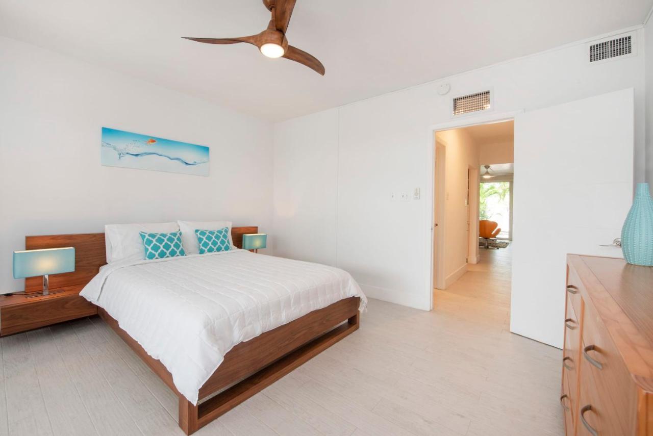 Beach Living At Island Pine Villas Blse George Town Exterior photo