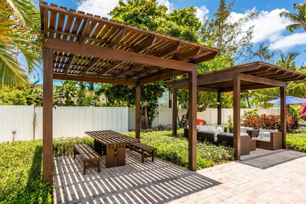 Beach Living At Island Pine Villas Blse George Town Exterior photo